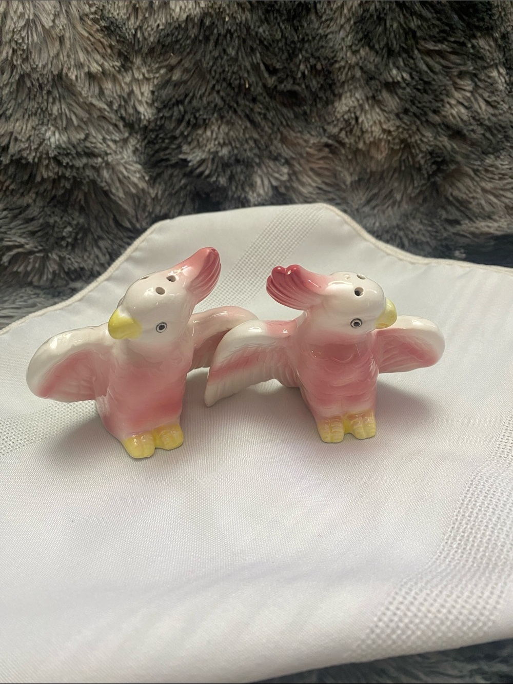 Cockatoos Parrots Birds Pink
White Salt and Pepper 3"
